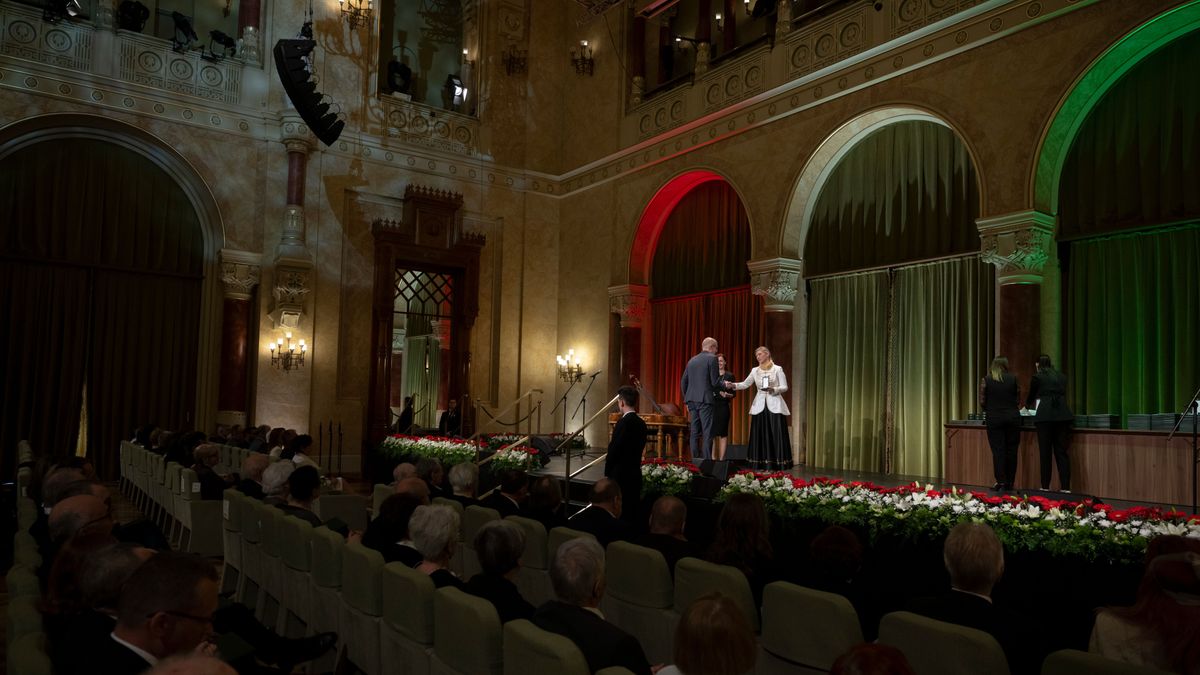 Állami kitüntetésben részesültek oktatóink