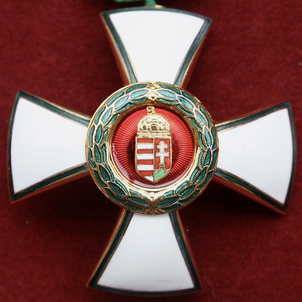 Magyar Érdemrend tisztikereszt