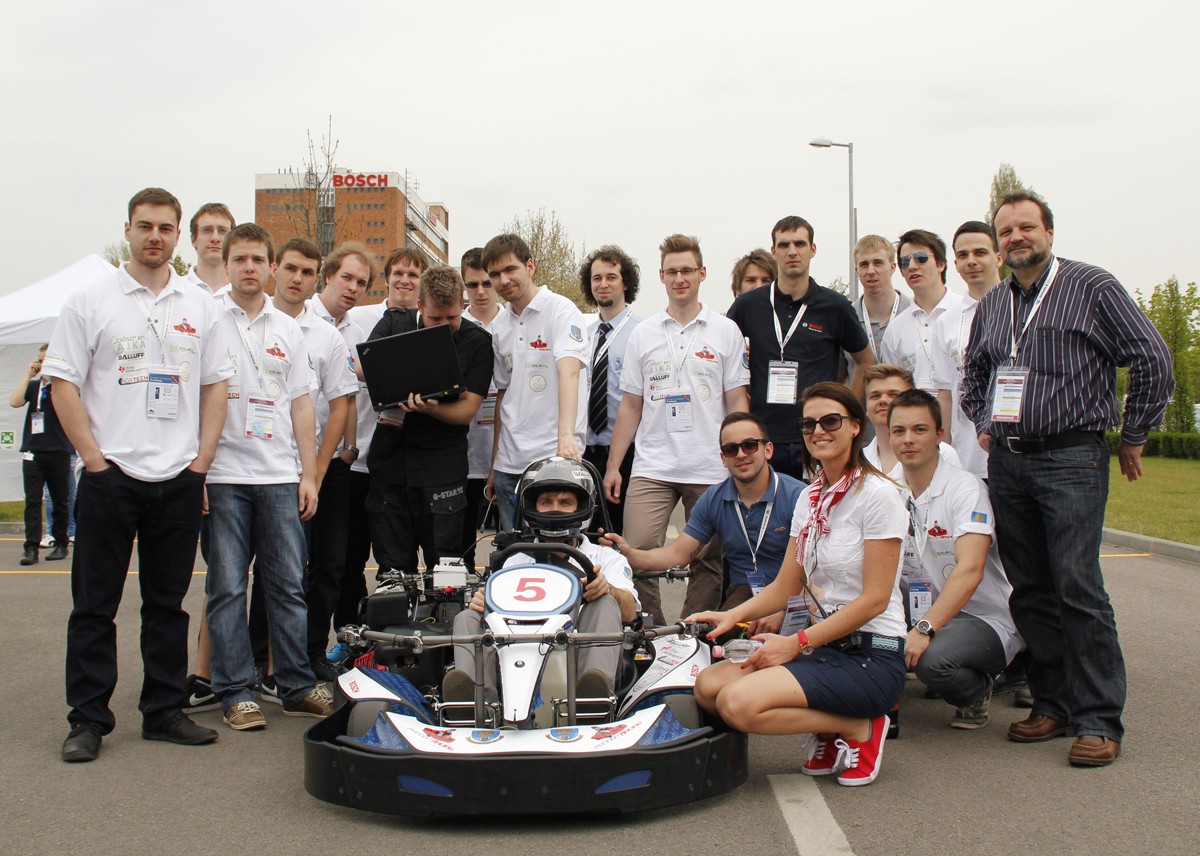 PannonRacin csapat2015 300x214