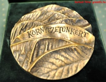 kornyezetunkert emlekplakett